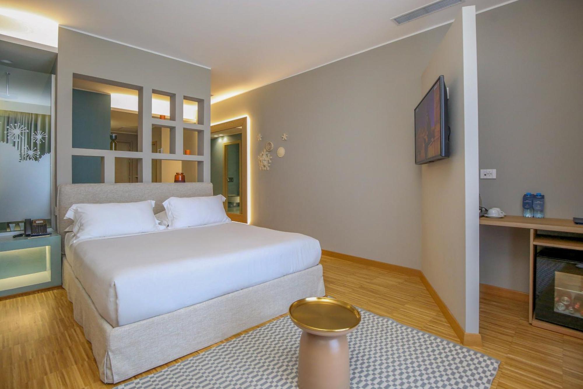 Hotel Vlora Priam, Affiliated By Melia Exterior photo
