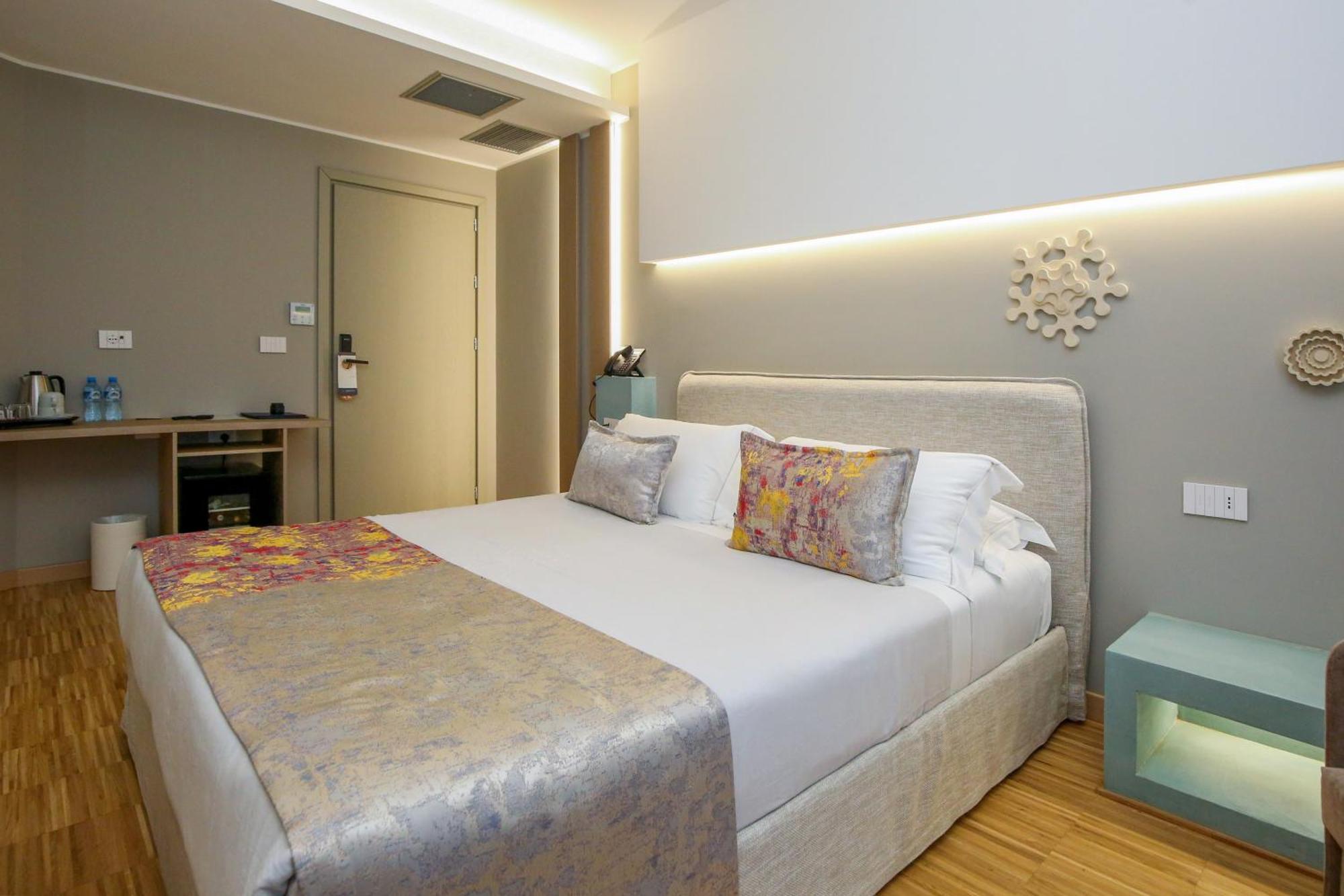 Hotel Vlora Priam, Affiliated By Melia Exterior photo