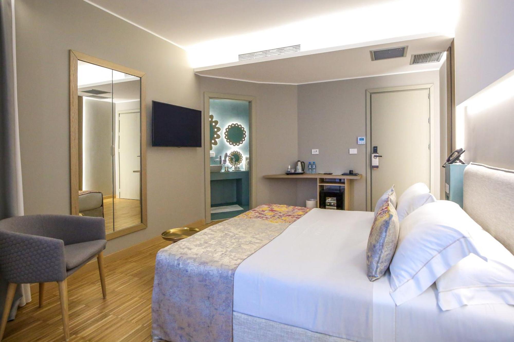 Hotel Vlora Priam, Affiliated By Melia Exterior photo